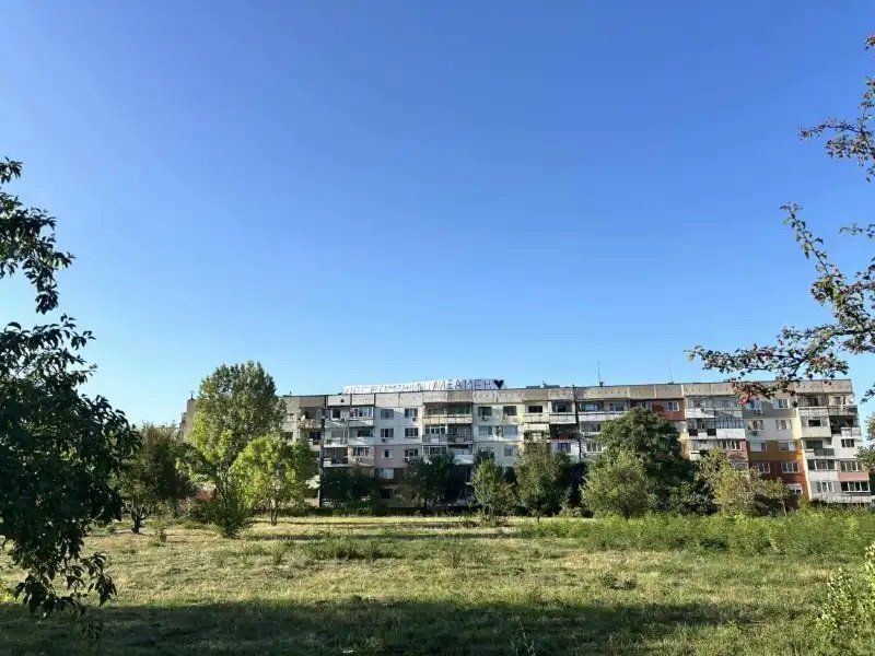 ХИТ ФОТО: Врачански Ромео предложи брак с надпис върху панелка