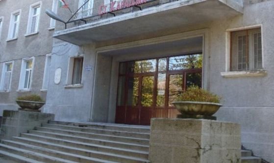 Задържаха хъшлака, стрелял с газов пистолет в хасковско училище