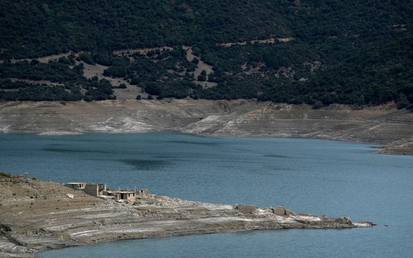 Атина е пред екокатастрофа, изчепрва запасите си от вода