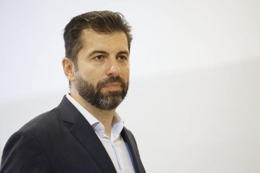 Ето кой стои зад новата визия на Кирил Петков