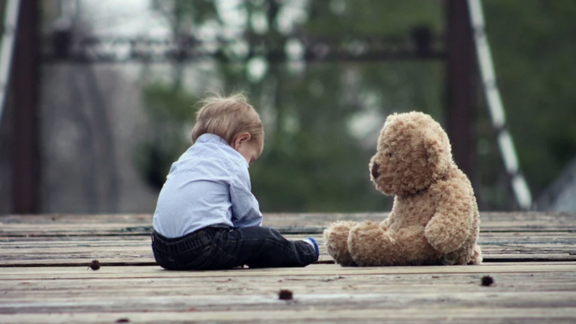 От близо 8000 деца в България, лишени от родителска грижа