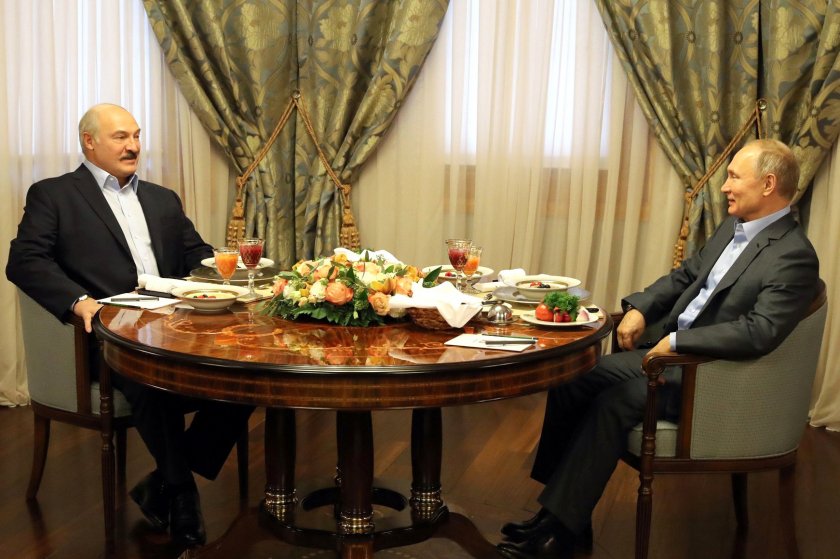 Путин и Лукашенко хапнаха пъстърва и пастърма на закуска 