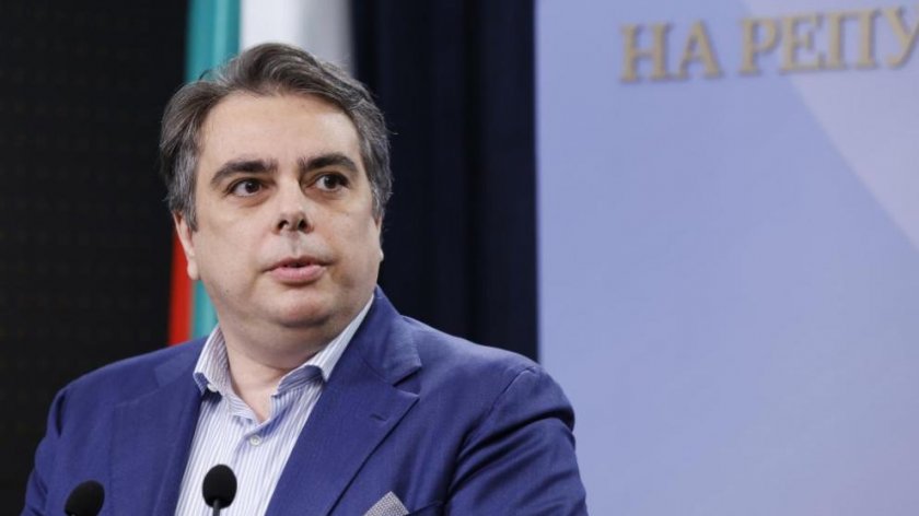 Асен Василев: Сарафов е в ролята на клошар, който харчи 1 млрд. лв. на година за прокуратурата