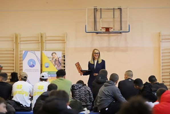 ВМА и Агенция за закрила на детето обясниха за "модерната дрога" на ученици 