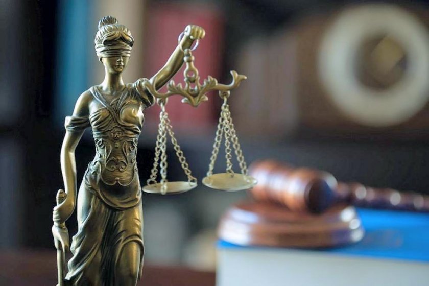 Осъдиха двама поляци, задържани за иманярство край Рупите