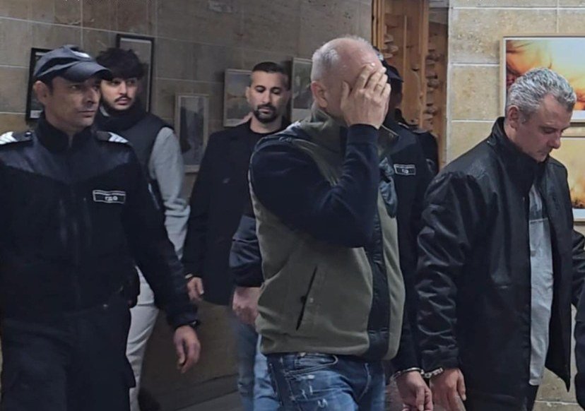 Трима от задържаните за пране на пари от порно излизат на свобода