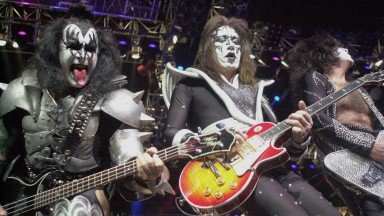 Почина един от основателите на KISS
