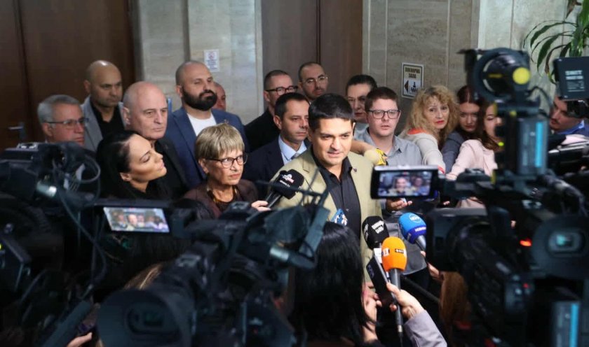 Радостин Василев: Време е за оставка на правителството