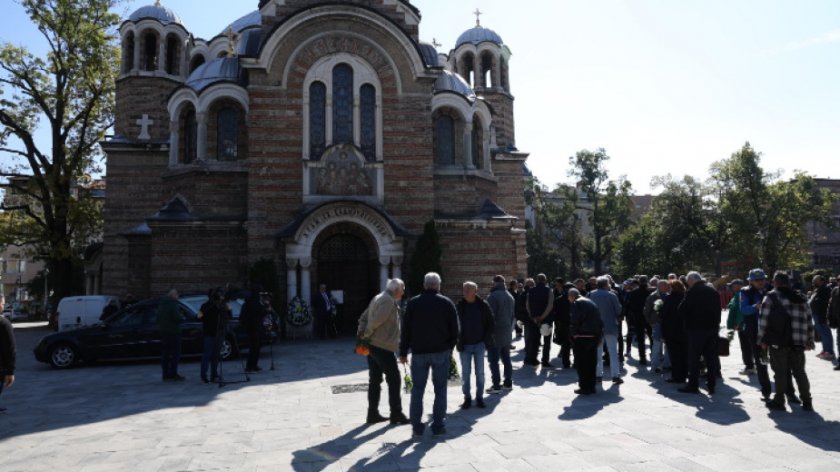 Левскарите се простиха с Бобата Жечев