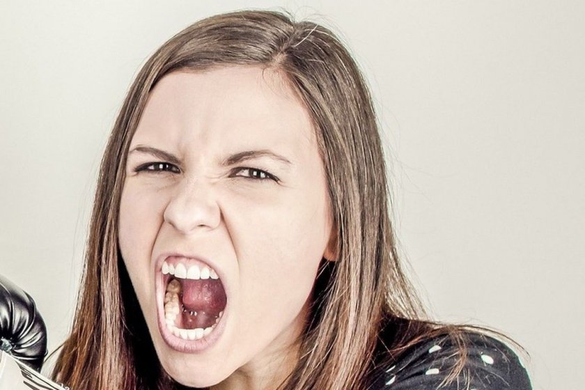 Повдигнаха обвинения на 43-годишна жена за побой с тръба над