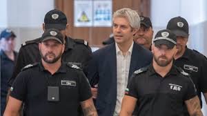 Срещу мен свидетелстват хора със засегнати интереси. Щом съм задържан,