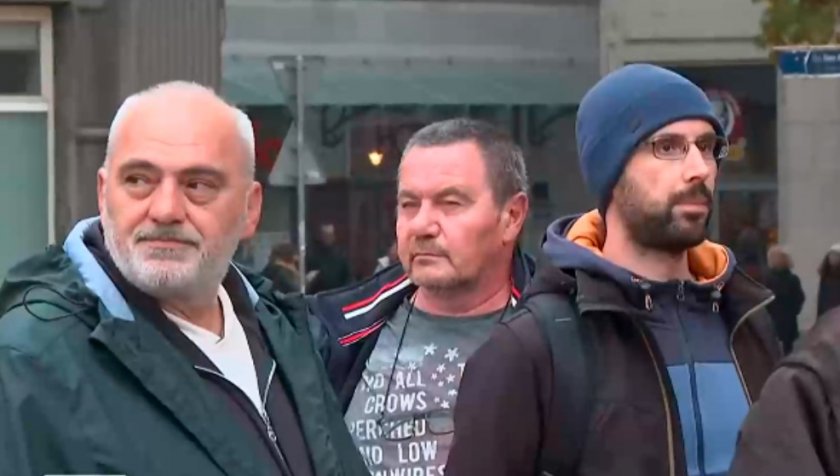 Днес сме ние, утре си ти: Граждани протестираха срещу фалшивите полеви тестове (ВИДЕО)