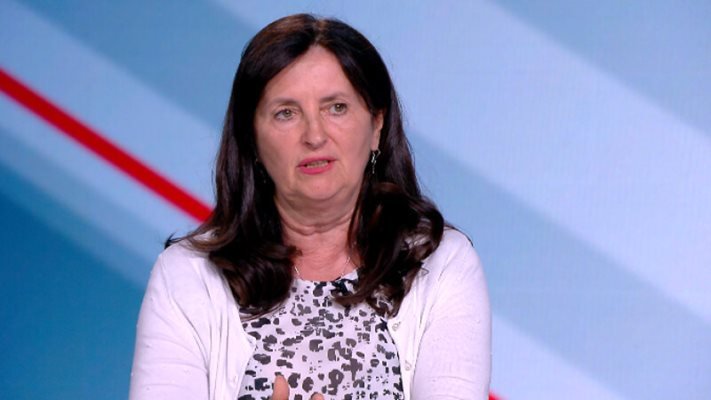 Даниела Бобева: Заплатите не бива да се увеличават