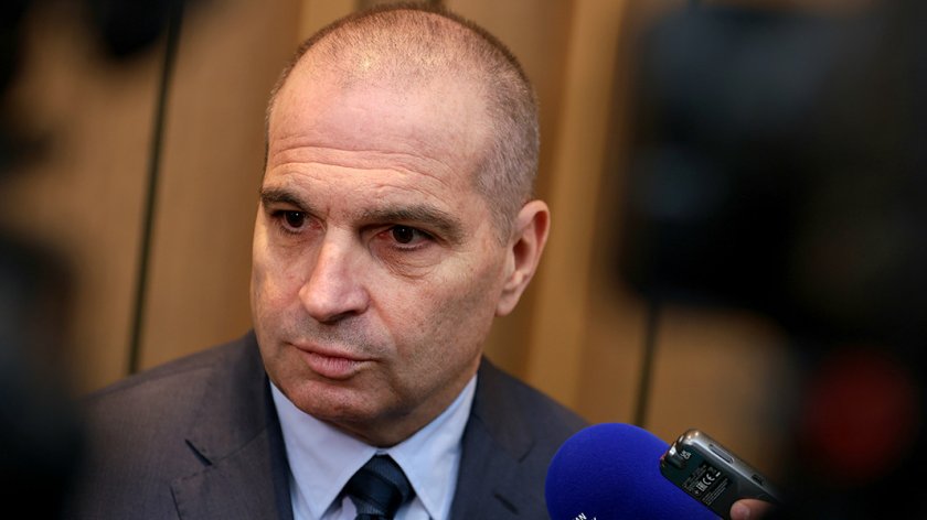 Гроздан Караджов отстрани инспектора от ДАИ, блъснал жена в Пловдив