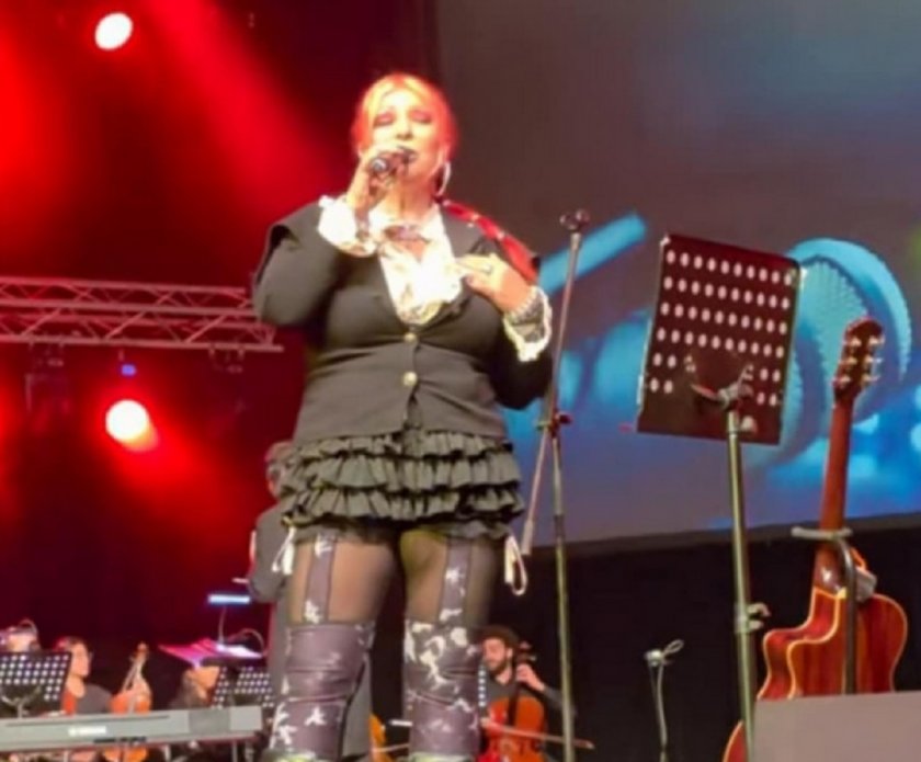 Миналата седмица рок легендата Милена Славова отпразнува 40 години на