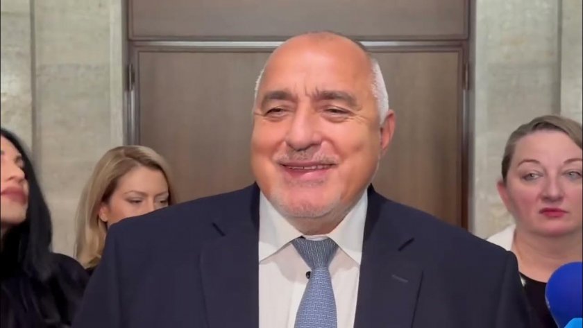 От вчера слушам, че съм погълнат, изяден, а както виждате