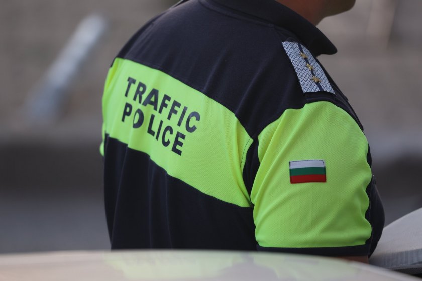 Разследват столични катаджии за далавери с регистрационни номера