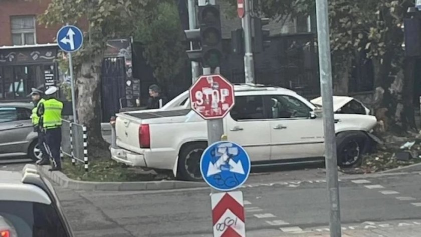 Зрелищна катастрофа в центъра на Пловдив