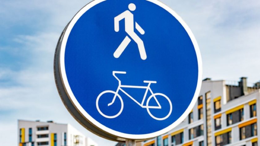 6 км/ч: Словакия въведе ограничение на скоростта за... пешеходци