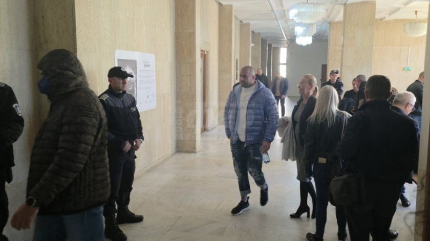 Девет години по-късно делото за стрелбата срещу Митьо Очите най-накрая