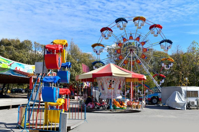 МС с правила за атракционите - ежедневни проверки и придружител за деца под 14
