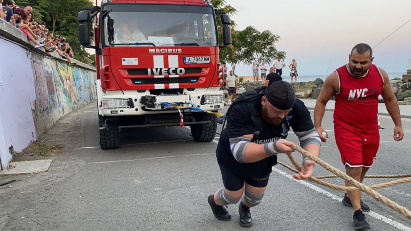 Най-силният мъж на България ще пробва да изтегли и самолет
