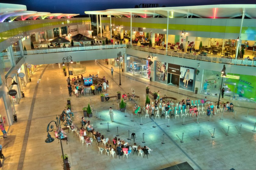 За учениците във Варна новият храм не е църквата, а