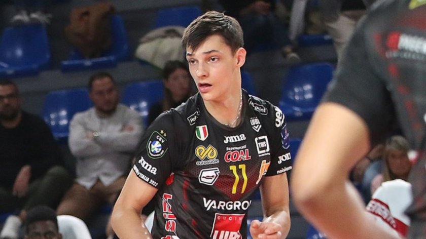 Алекс Николов с пореден невероятен мач 