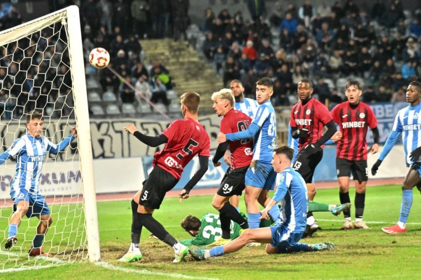 Дунав остана на секунди от сензацията срещу Локо (Пд)