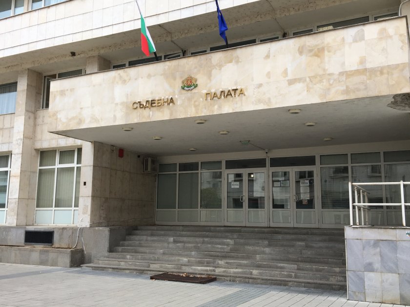 Рецидивист към съдии: Ще ви унищожа всички вас