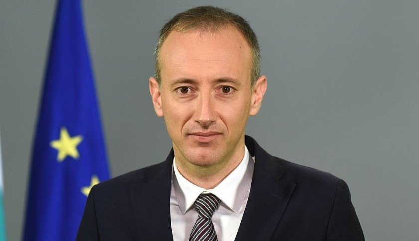 От януари - без мобилни телефони в училищата