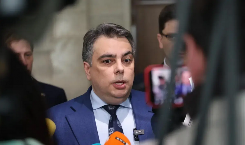 Асен Василев за бюджета: Никой не си е позволявал такъв рекет! 