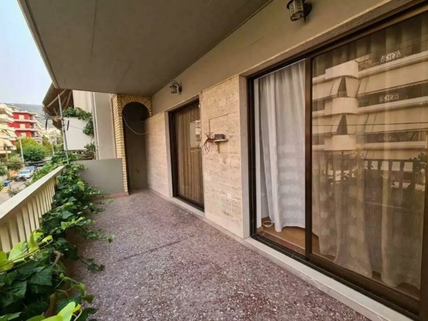 Атина е пред имотен взрив