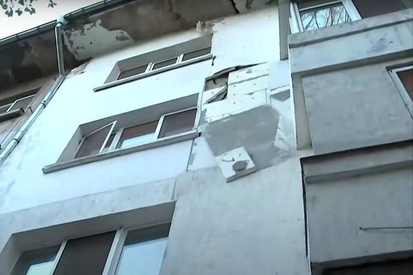 Блок в "Хаджи Димитър" беше евакуиран заради опасни пукнатини