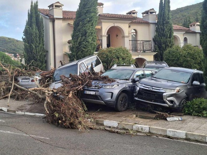 Пострадали от потопа в Елените завеждат колективен иск срещу Община Несебър и държавата