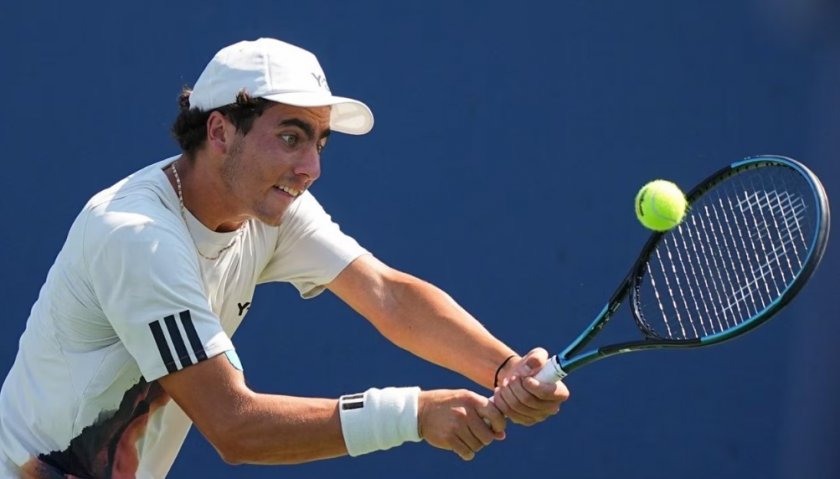 Иван Иванов дебютира при мъжете, подобрява рекорд на Гришо