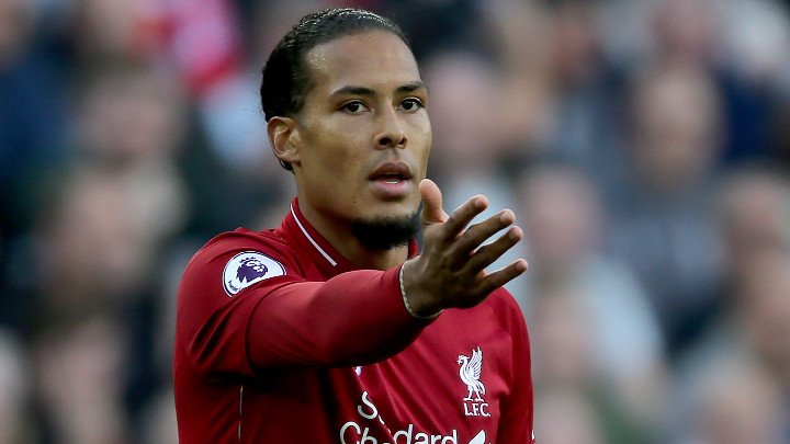 Ван Дайк не остана длъжен на Рууни