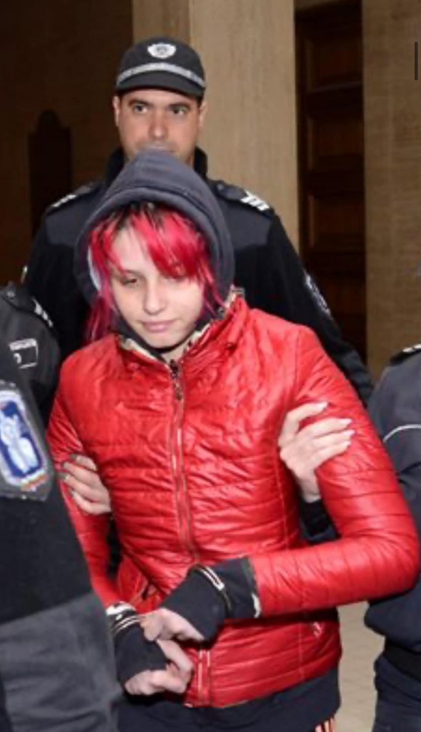 Внучката, заклала Виолета Донева, иска да я пуснат. Била луда