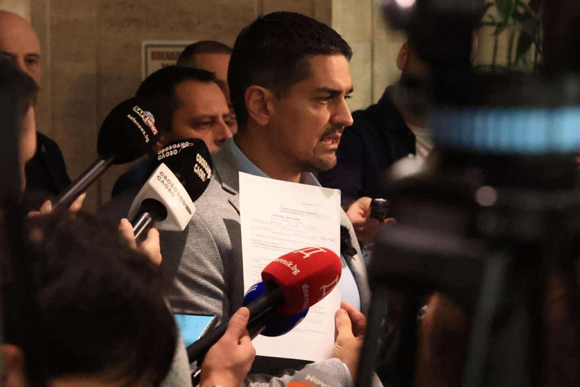 Руди Василев: Сезираме ЦИК за нелегитимната депутатка от "Величие"