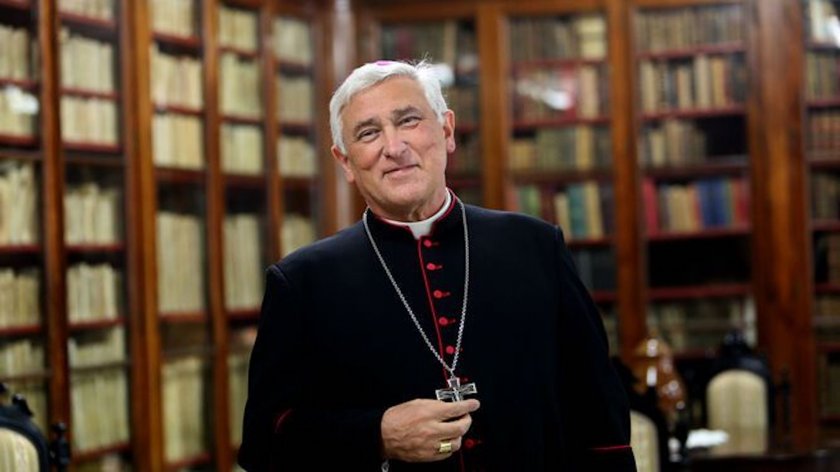 Епископът на Кадис насилвал многократно момче, разследват го