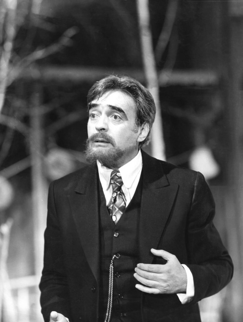 Казанлък чества вековния юбилей на актьора Любомир Кабакчиев