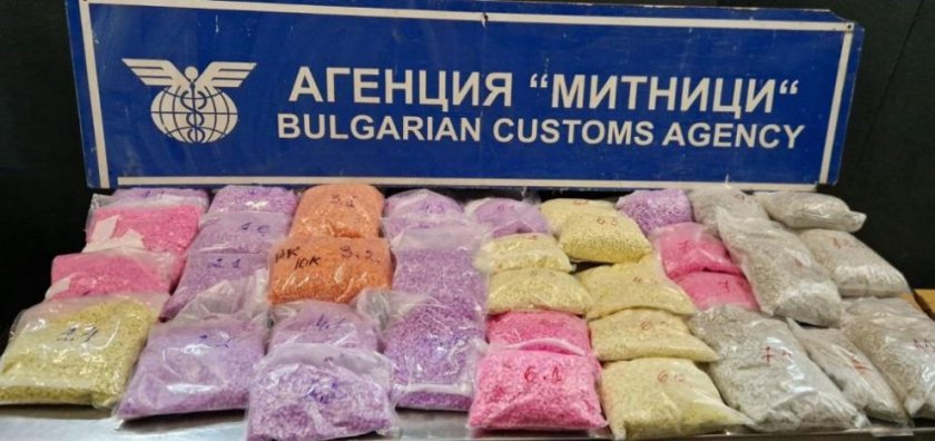 Спипаха секс стимуланти, парфюми и текстилни изделия за хиляди левове край Русе