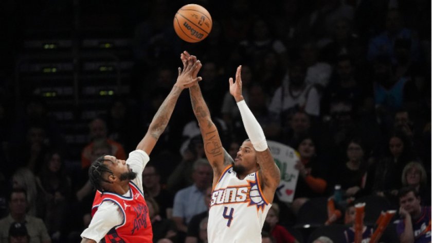 Грийн с 39 точки при дебюта си за Финикс
