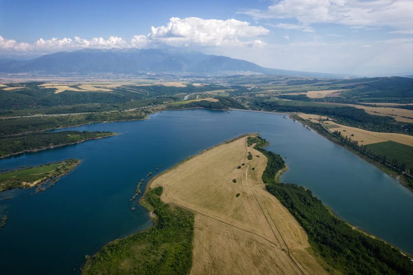 Язовир "Дяково" покачва водите със 7 см на ден 