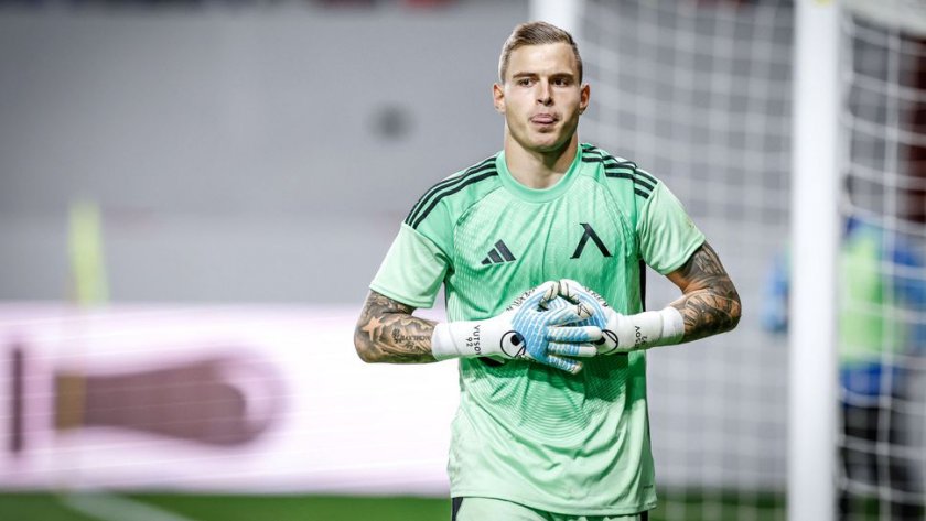 Отиват ли двама от Левски в полския шампион?