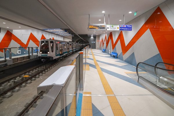 Линия 3 на метрото няма да работи и в неделя