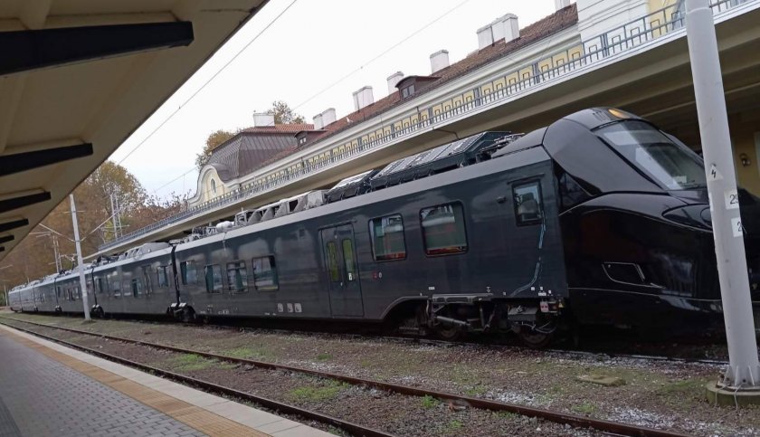 „Дарт Вейдър“ тества българските жп трасета, стигна и до Бургас