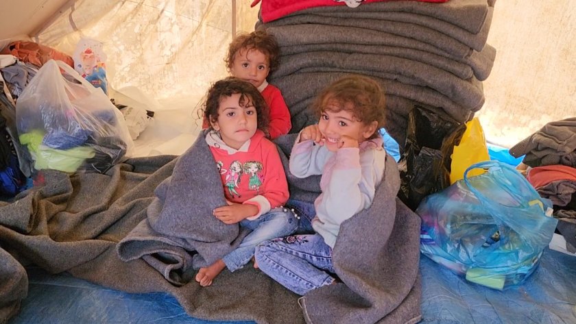 УНИЦЕФ: Израел блокира един милион спринцовки за ваксиниране на деца в Газа