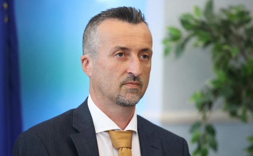 Дефицитът в Здравната каса се стопил наполовина