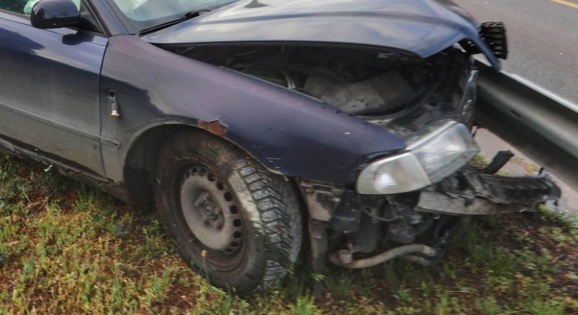 Двама са ранени при тежка катастрофа в Хасковско